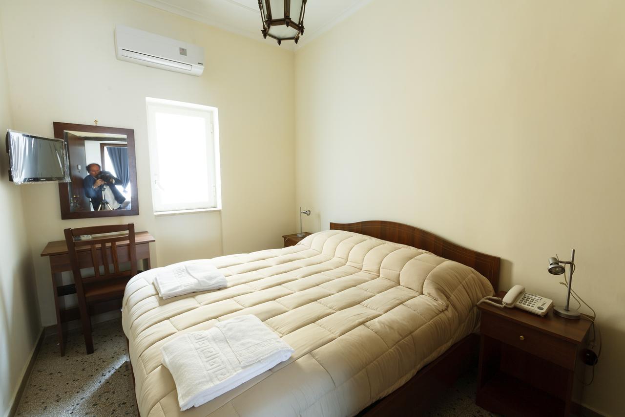 Villa Emilia يوتْسْوولْ المظهر الخارجي الصورة