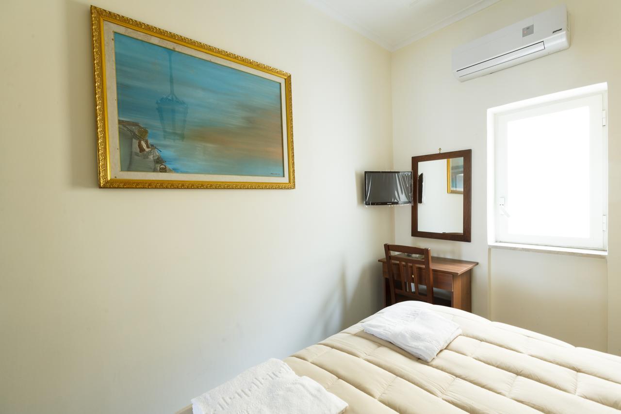 Villa Emilia يوتْسْوولْ المظهر الخارجي الصورة