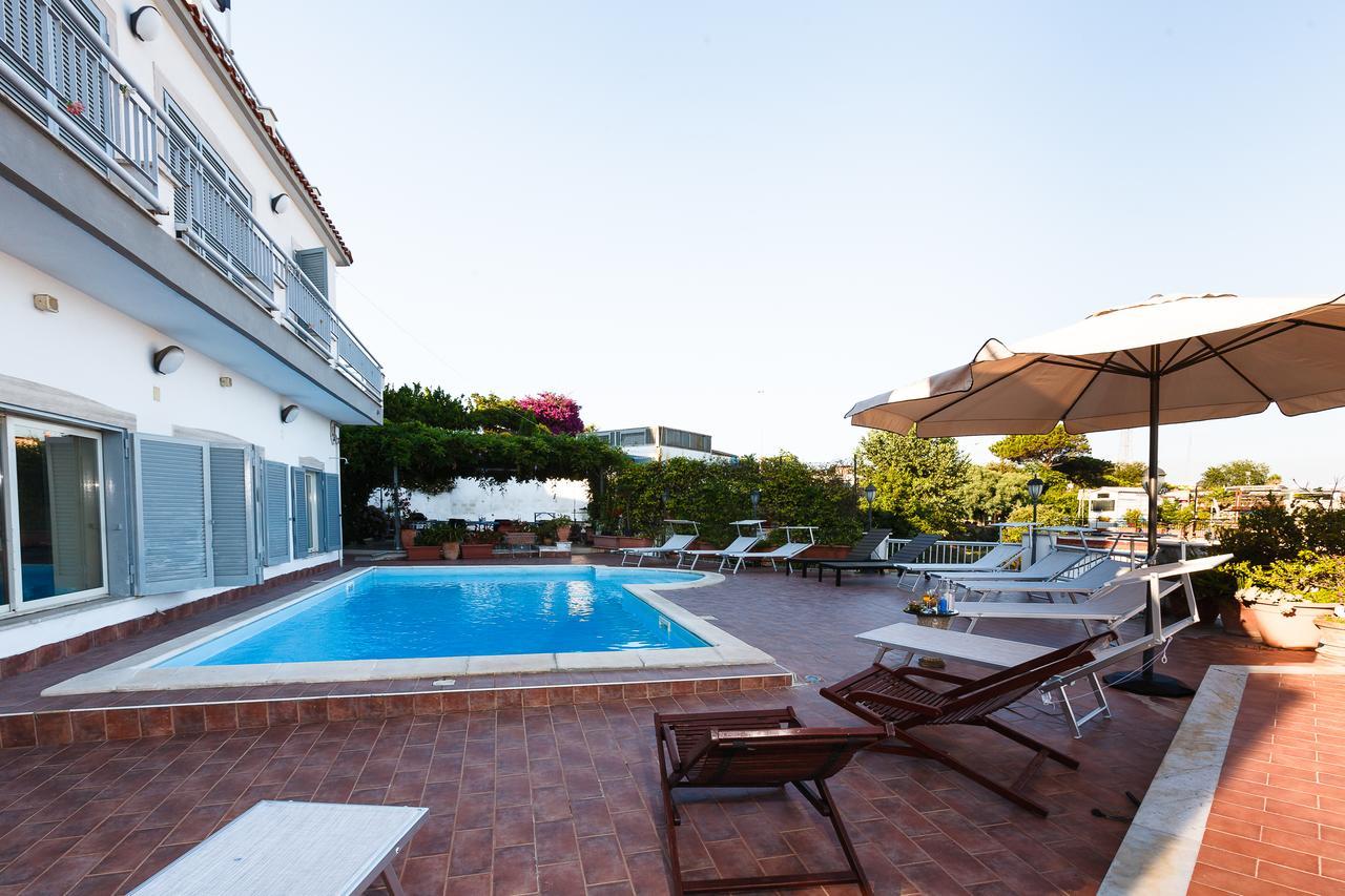Villa Emilia يوتْسْوولْ المظهر الخارجي الصورة