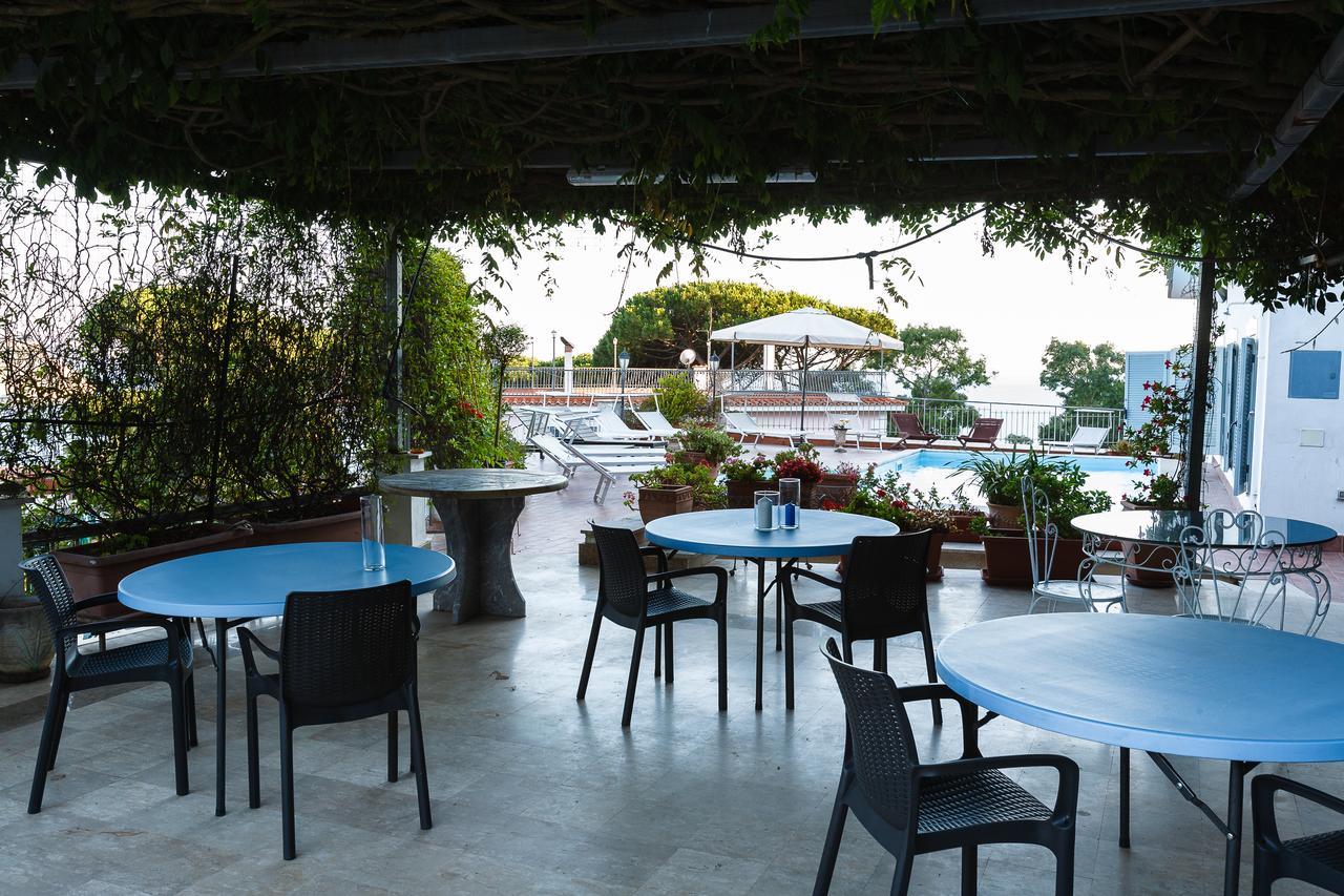 Villa Emilia يوتْسْوولْ المظهر الخارجي الصورة