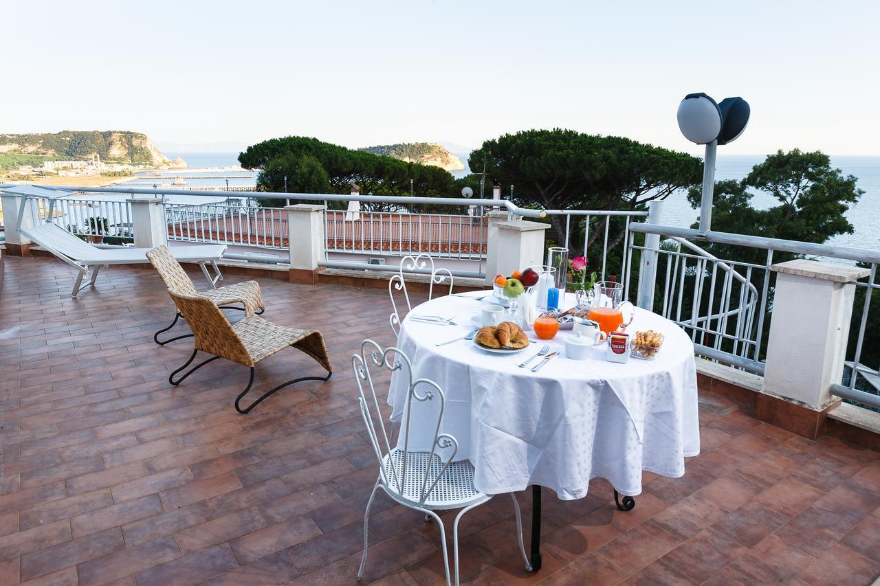 Villa Emilia يوتْسْوولْ المظهر الخارجي الصورة